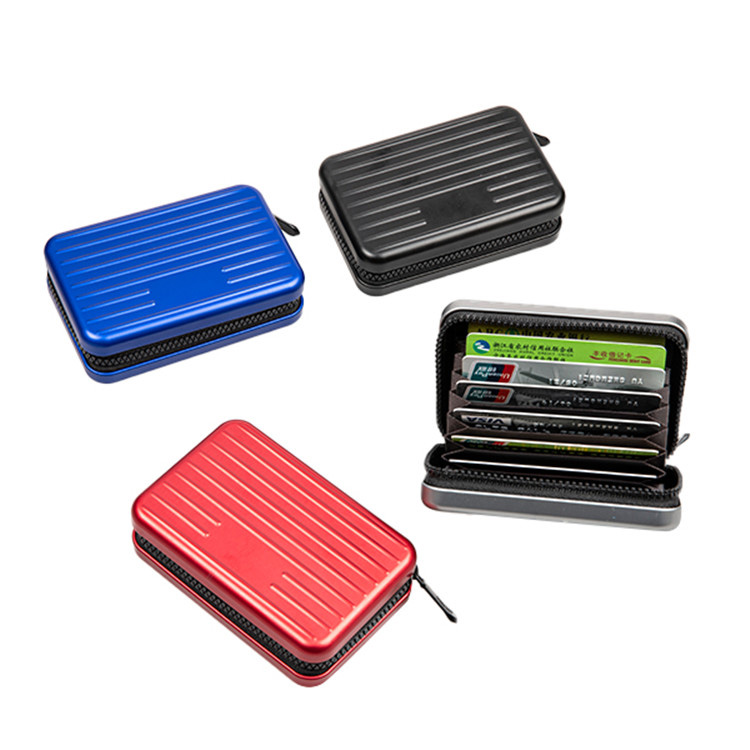 ジッパー付きアルミニウム製カードウォレットは、日常のカードのセキュリティと整理整頓をどのように改善しますか?